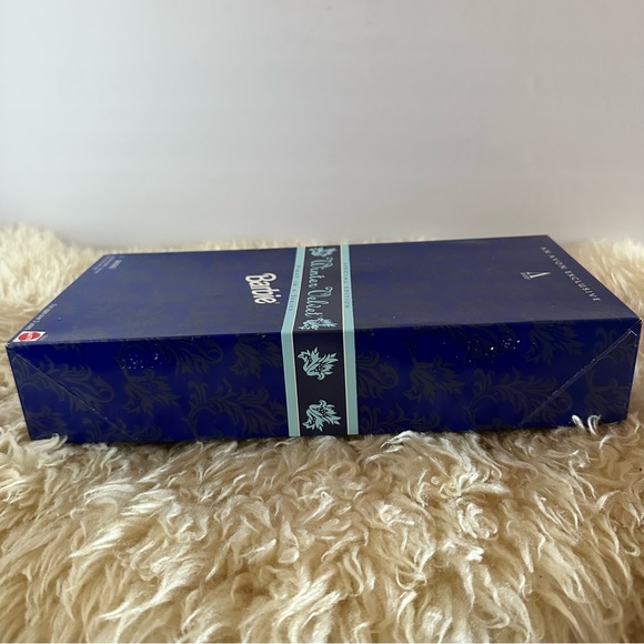 Vintage New in Box Winter Velvet Barbie Doll - Picture 11 of 13